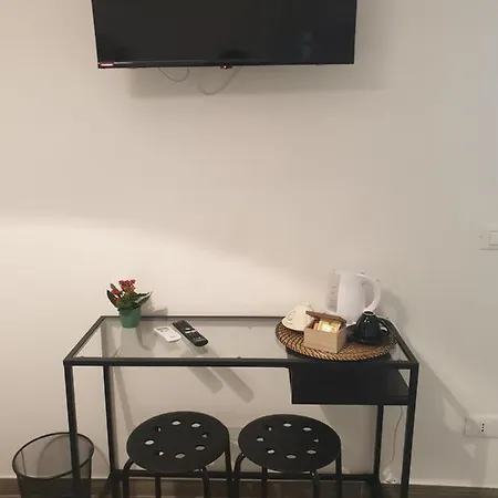 Residenza Tarzana Guest house