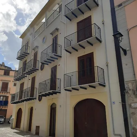 Residenza Tarzana Guest house
