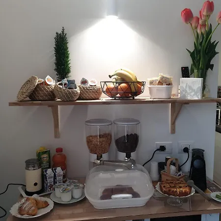 Guest house Residenza Tarzana *