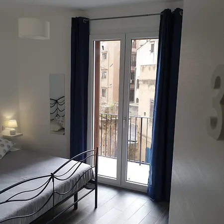 Residenza Tarzana Guest house *