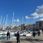 Residenza Tarzana Konukevi